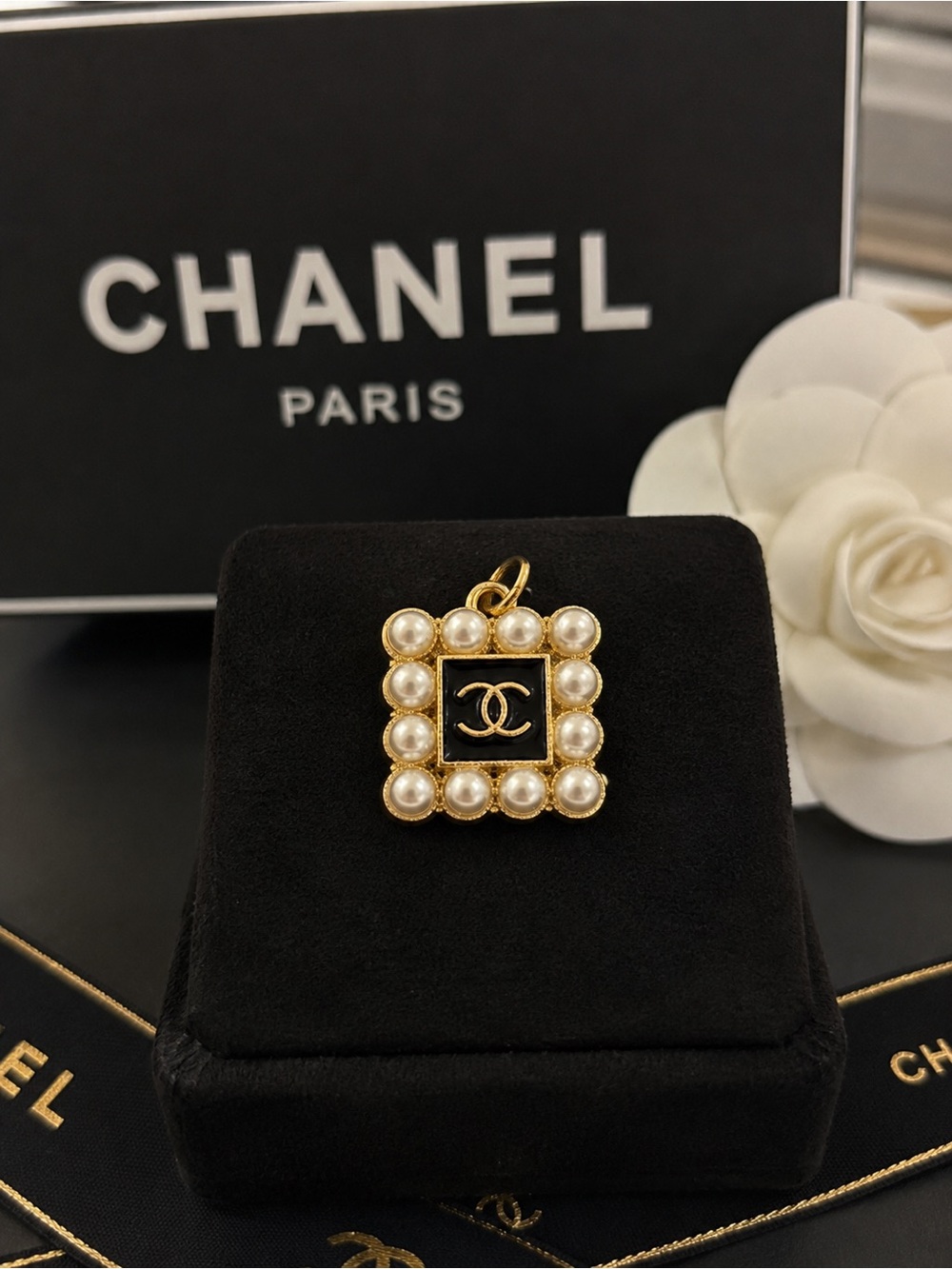 CHANEL stampedPearl-Frame CC Charm Pendant zipper pull in Gold and Black